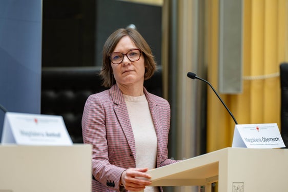 Magdalena Oberrauch, Direktorin des Amtes für Arbeitsmarktintegration, bei der Pressekonferenz am 22. Jänner rund um ProAbility. (Foto: LPA/Greta Stuefer)