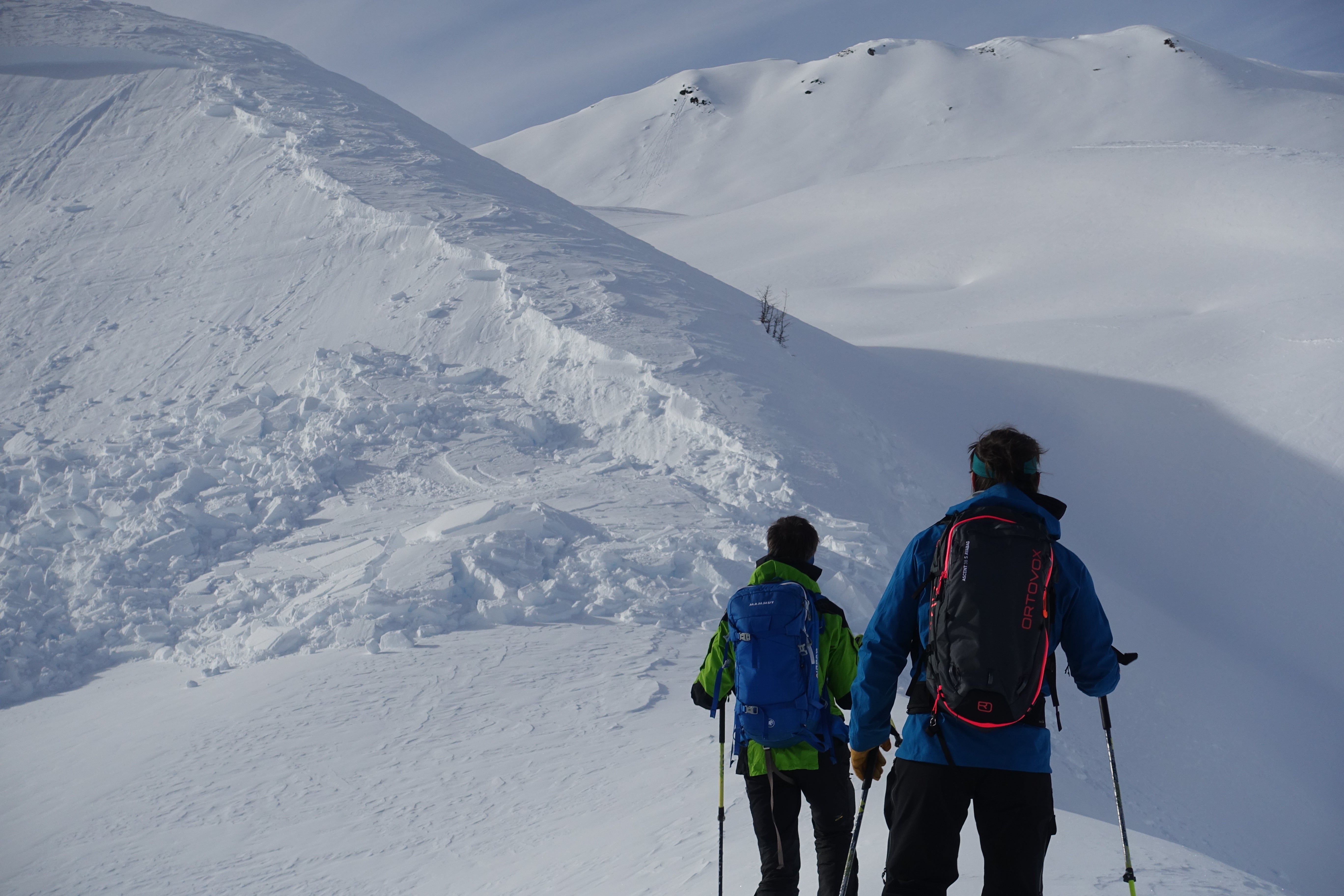 Mit Naturgefahren, Risikowahrnehmung und strafrechtlichen Haftungsfragen am Berg befasst sich ein Symposion am 17. und 18. März an der Eurac in Bozen. (Foto: LPA/Landesamt für Meteorologie und Lawinenwarnung)