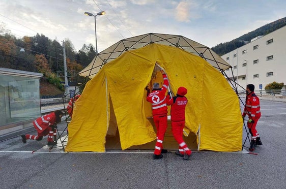 Grenzüberschreitende Übung Eurex.24: Auch Freiwillige des Landeskomitees des Italienischen Roten Kreuzes halfen tatkräftig mit. (Foto: LPA/Freiwillige des Italienischen Roten Kreuzes - Landeskomitee)