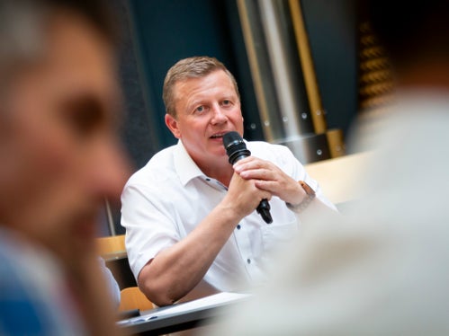 L'agricoltura produce quello che mangiamo. Sosteniamo il documento strategico e siamo fiduciosi che saremo in grado di presentare risultati realizzabili entro il 2030, ha dichiarato Daniel Gasser, presidente dell'Associazione degli agricoltori e coltivatori diretti altoatesini. (Foto: ASP/Fabio Brucculeri)