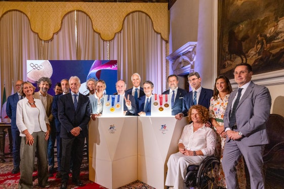 Am 16. Juli wurden die Olympischen und Paralympischen Medaillen 2026 im Palazzo Balbi in Venedig vorgestellt. (Foto: Mailand Cortina 2026)