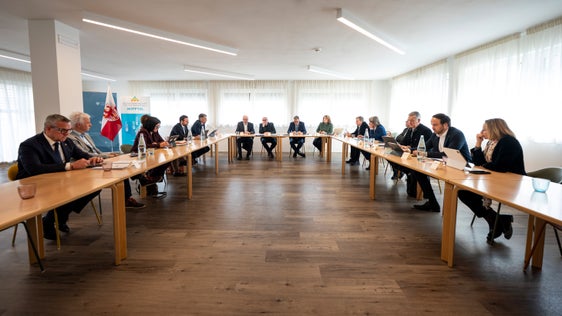 La prima seduta della Giunta provinciale nei comprensori si è svolta il 24 marzo a Vipiteno. Il prossimo incontro si terrà a Brunico il 31 marzo. (Foto: USP/Fabio Brucculeri)