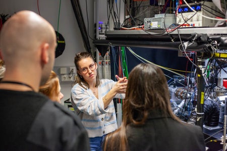 Das Projekt „TIQIT – Trento Innsbruck Quantum Information Tour“ bringt Studierende und Forschende der Universitäten Innsbruck und Trient zum Thema Quanteninformationstechnologien zusammen. (Foto: Giovanni Comparin)