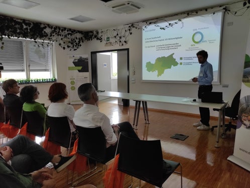 Folta partecipazione oggi (8 giugno) per le visite all’impianto di fermentazione di Lana, organizzate dall’Agenzia ambiente in collaborazione con eco center SpA e Comunità comprensoriale Burgraviato. (Foto: ASP/Vera Brunetti)