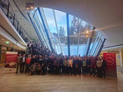 Incontro di metà progetto di Fit for Cooperation, il progetto Interreg dell'Euregio, con circa 100 partecipanti ad Alpbach (Foto: Euregio)