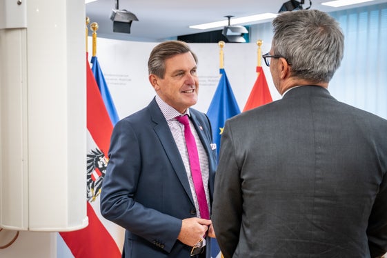 Bundesminister Hanke und Landeshauptmann Kompatscher tauschten sich in Wien über verkehrspolitische Themen aus. (Foto: Bundesministerium Innovation, Mobilität und Infrastruktur Wien/Tobias Holzer)