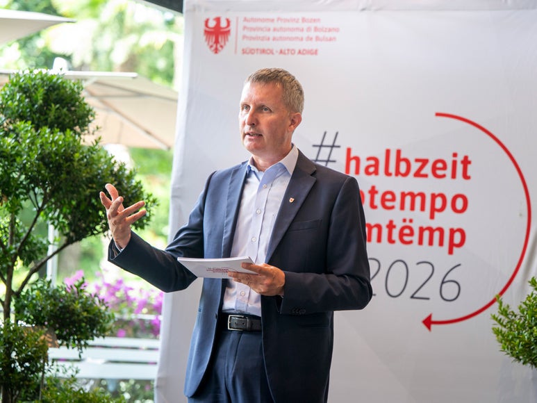 Landesrat Luis Walcher hat bei seiner Halbzeit-Pressekonferenz über seine Themenbereiche Bilanz gezogen. (Foto: LPA/Fabio Brucculeri)