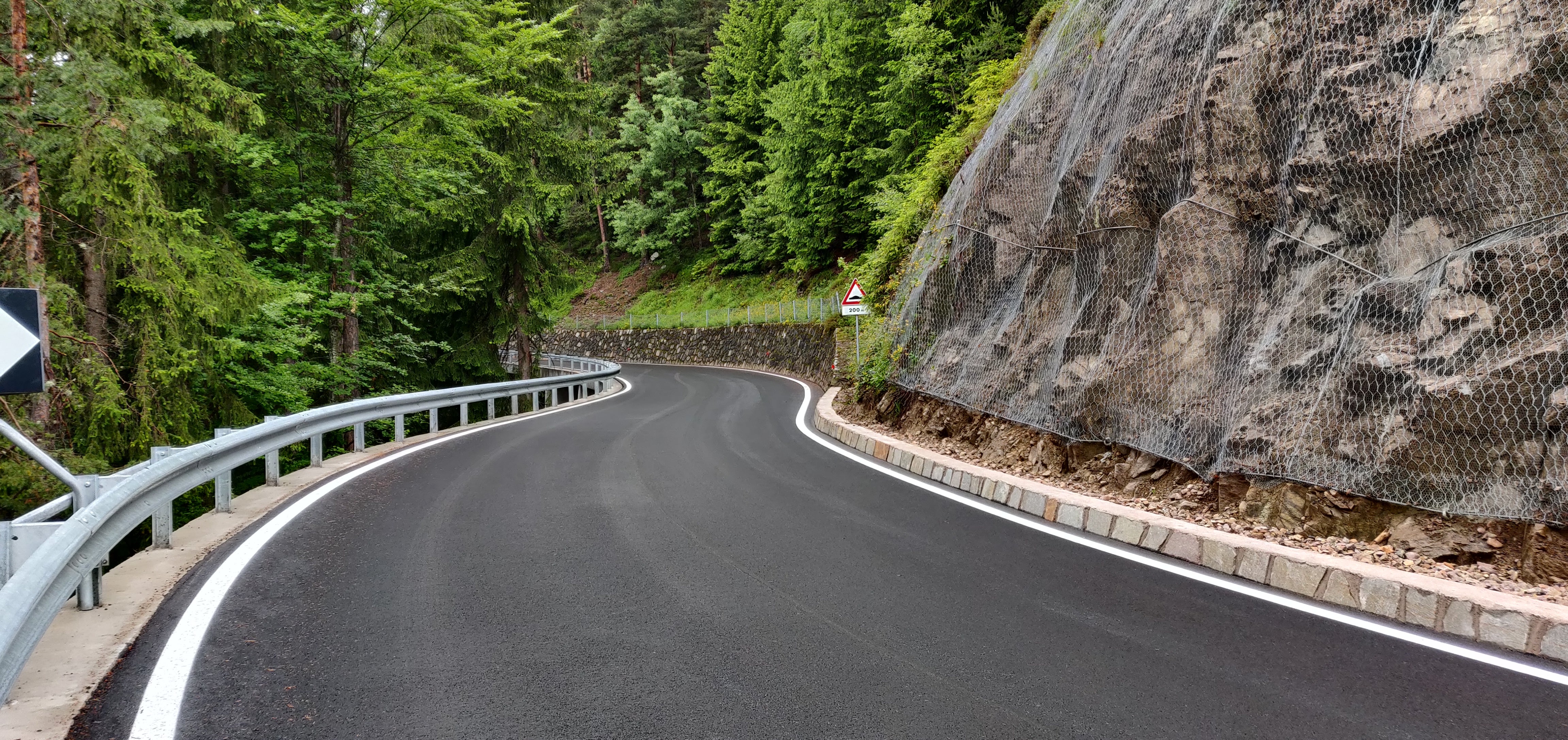 Sono terminati i lavori su un tratto di circa un chilometro della strada provinciale 132 San Valentino in Campo-Nova Levante. (Foto: ASP/Ufficio tecnico strade centro-sud)