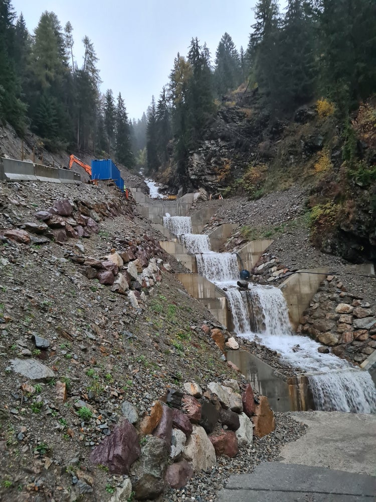 Il primo ufficio provinciale ad attuare questo progetto pilota sarà l’Ufficio Sistemazione bacini montani sud diretto da Thomas Thaler, che testerà per la prima volta il calcestruzzo sostenibile nel cantiere del rio del Monaco a S. Nicolò in Val d’Ultimo. (Foto: ASP/Ufficio Sistemazione bacini montani sud)