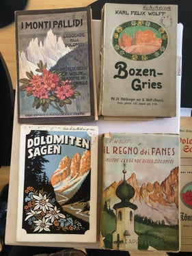 L'eredità di Karl Felix Wolff: oltre alle sue leggende sulle Dolomiti, era anche un giornalista versatile. (Foto: Istituto Ladino Micurá de Rü)