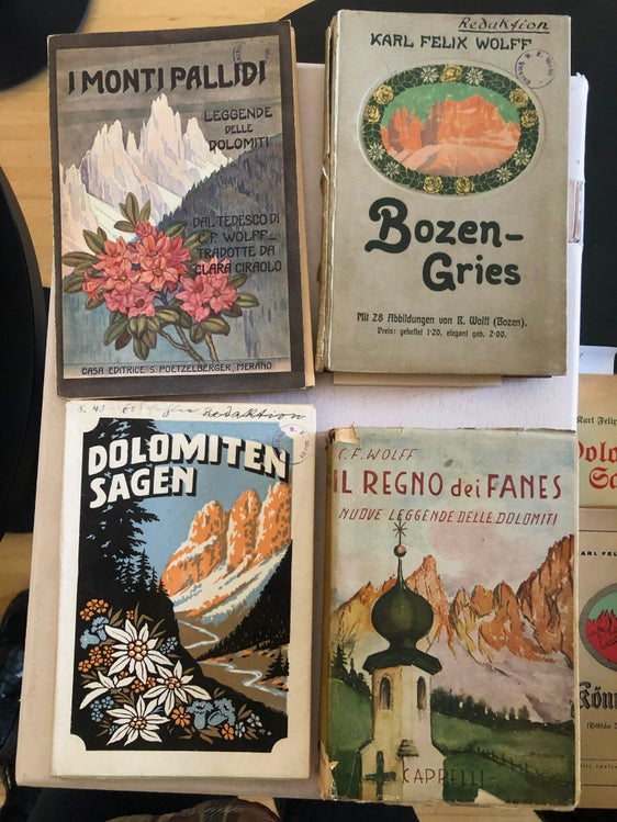 Nachlass von Karl Felix Wolff: Neben seinen Dolomitensagen war er auch sonst journalistisch vielseitig tätig. (Foto: Ist. Ladin Micurá de Rü)

