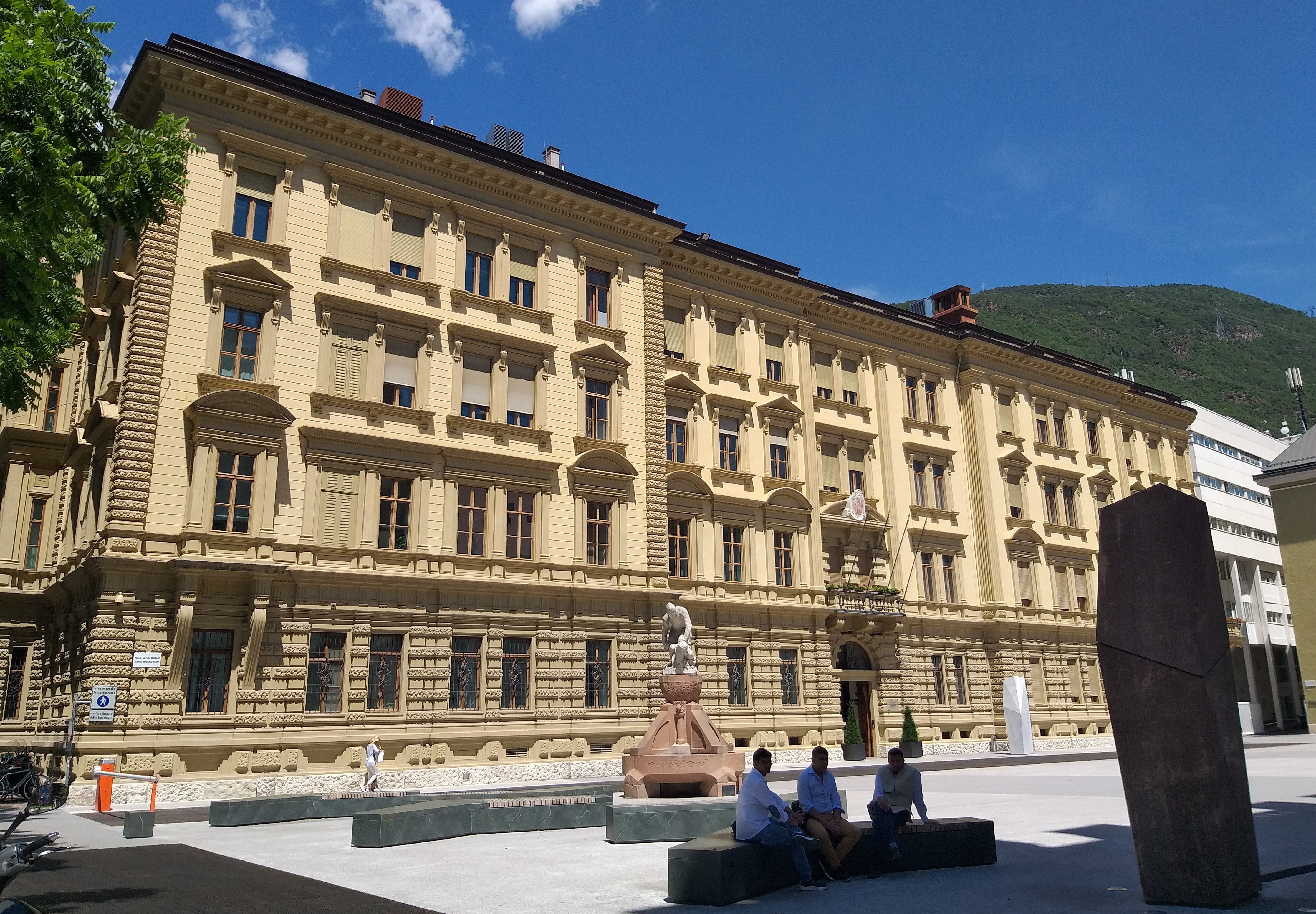 Stahlwerke Bozen: Konstruktives Treffen im Palais Widmann | Alle News ...