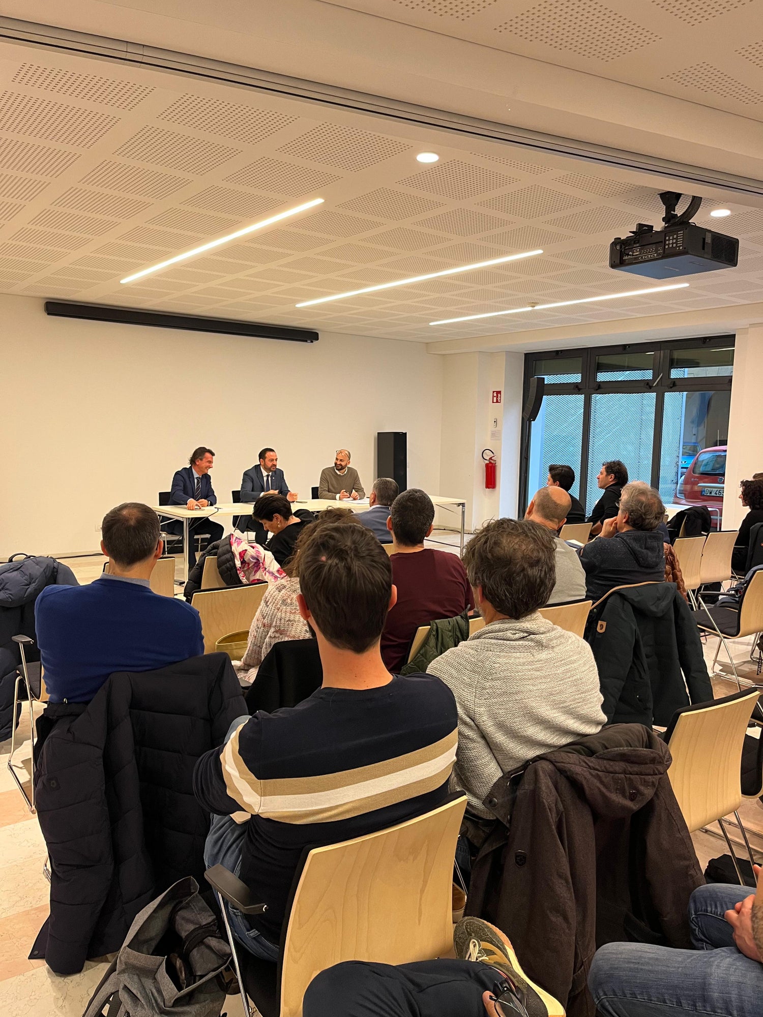 L'incontro per la creazione di un sistema educativo integrato andato in scena il 9 gennaio al Centro Trevi. (Foto: USP)