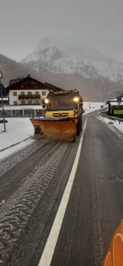 Mehrere Straßen - hier in Schnals - hat der Landesstraßendienst nach den Schneefällen geräumt. (Foto: LPA/Landesstraßendienst)