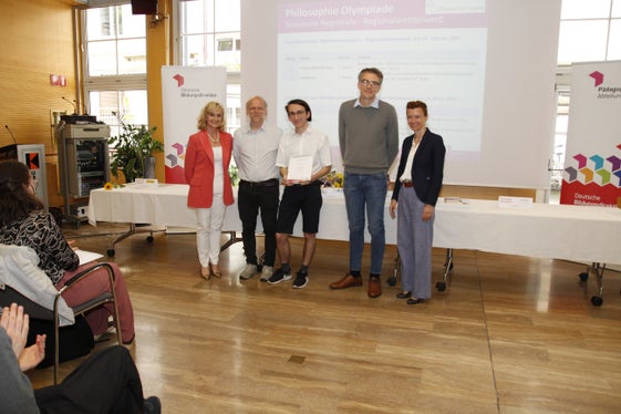 Valerio Gabriele Osto und Alex Beato schafften es bis zum nationalen Wettbewerb der Fremdsprachigen Philosophie-Olympiade in Rom. (Foto: LPA/Bildungsdirektion/Verena Hilber)

