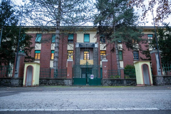 La Giunta provinciale, nella seduta del 15 luglio, ha approvato la realizzazione di un muro perimetrale presso la Caserma Battisti di Merano. (Foto: Reggimento Logistico Julia) 