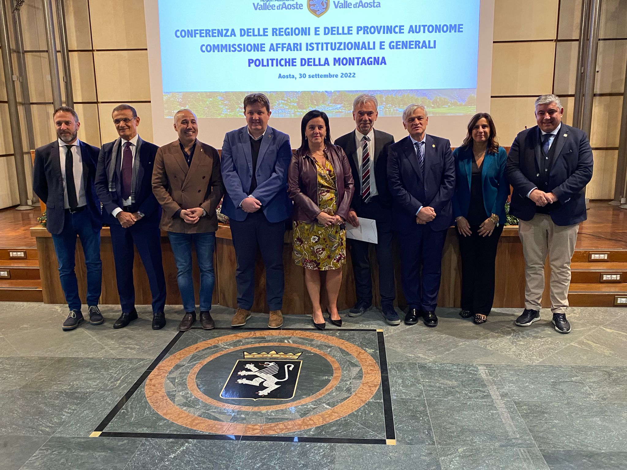Nella foto da sx: l'assessore ligure Alessandro Piana,il consigliere regionale della Campagna Francesco Picarone, l'assessore del Piemonte Fabio Carosso, il presidente della regione Val d' Aosta Erik Lavevatz ,l'assessora dell'Emilia Romagna Barbara Lori, l'assessore dell'Alto Adige Arnold Schuler, l'assessore della Valle d'Aosta Luciano Caveri, la segretaria generale delle Conferenza delle Regioni Alessia Grillo e l'assessore della Sardegna Quirico Sanna (Foto: ASP/Dipartimento agricoltura) 