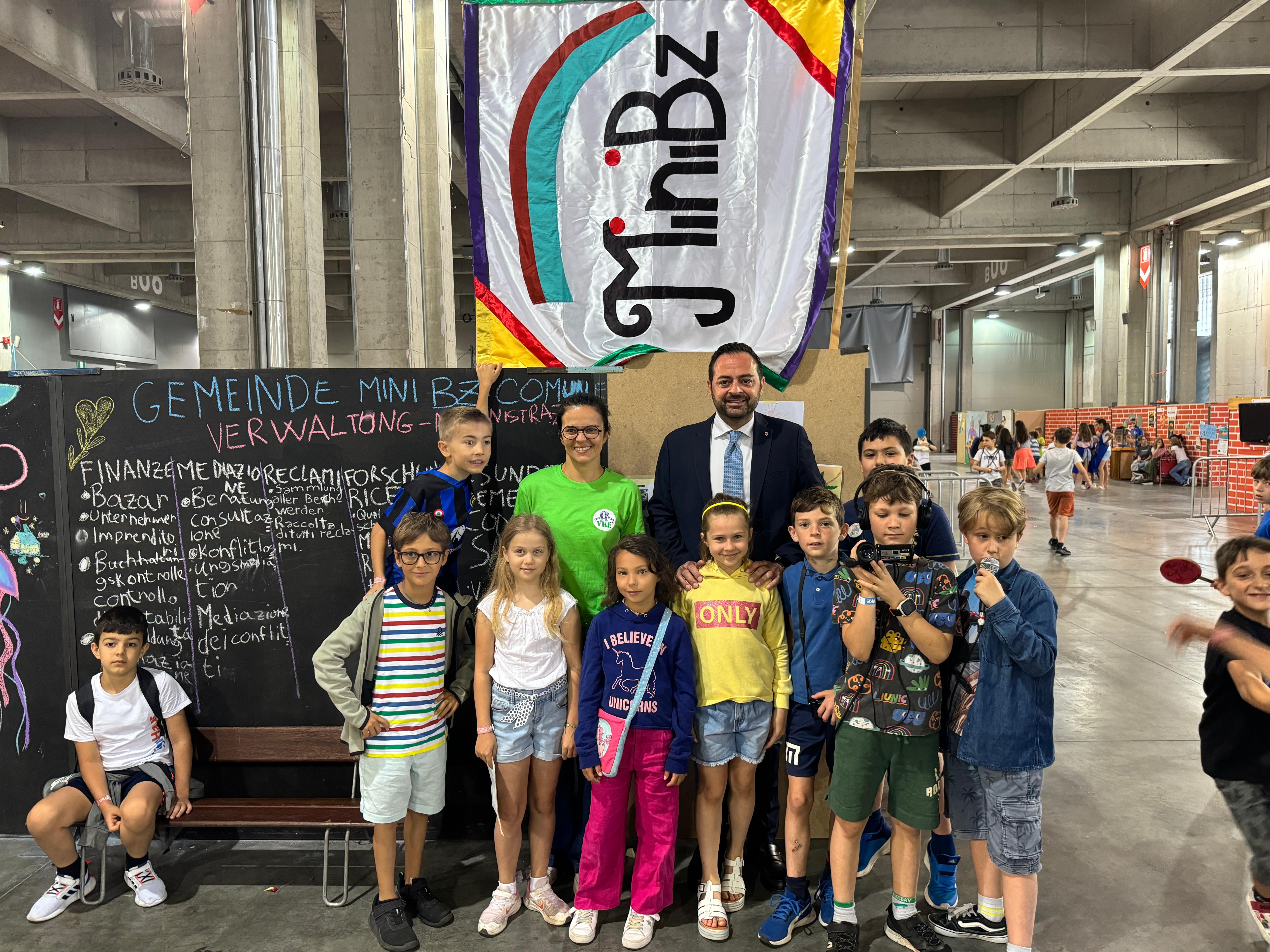 Il vicepresidente Galateo in visita a MiniBz (Foto: ASP/Dipartimento cultura italiana)