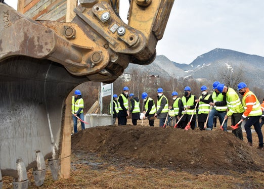 La costruzione della tangenziale di Varna è iniziata oggi con la cerimonia di inaugurazione. L'infrastruttura dovrebbe alleggerire il traffico cittadino e migliorare la mobilità nella Valle Isarco (Foto: ASP/Angelika Schrott)