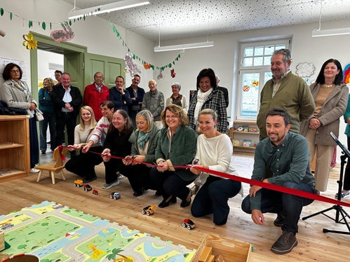 Strahlende Gesichter bei der Eröffnung der (Gemeinde-)Kita in Forst/Algund am 4. Oktober. (Foto: privat)
