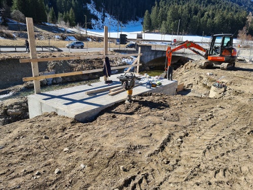 In Zukunft wird nicht mehr in Vierschach, sondern nach Abschluss der Arbeiten in Winnebach (im Bild) der Pegelstand der Drau im Auge behalten. (Foto: Landesamt für Hydrologie und Stauanlagen/Stefan Ghetta)
