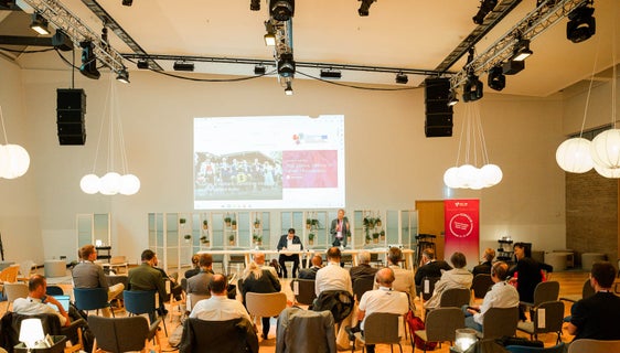 Arbeit im Plenum: Aufbauend auf dem 'AI Act' der Europäischen Union dachte das EuregioLab über Strategien und Empfehlungen für gemeinsame Projekte in der Euregio nach. (Foto: EFA/Mandl)