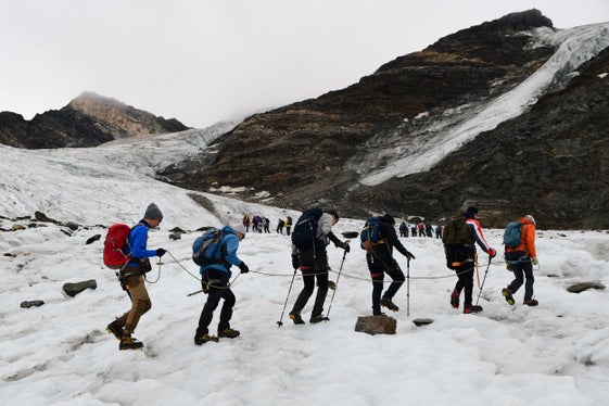 Ein besonderes Erlebnis für die Schülerinnen und Schüler war die geführte Gletscherwanderung auf den Sulden-Gletscher zur Suldenspitze. (Foto: Bildungsdirektion/Christian Aspmair)