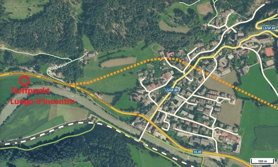 Luogo di incontro per la consegna dei lavori per la circonvallazione di Chienes. (Foto: Ripartizione mobilità)