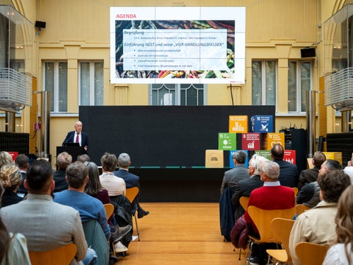 NEST wurde vom Land Südtirol initiiert und als Auftrag an Eurac Research vergeben. Die IDM Südtirol fungierte als enger Kooperationspartner im Projekt. Im Bild: Roland Psenner, Präsident Eurac Research. (Foto: LPA/Fabio Brucculeri)