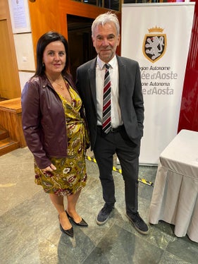 L'assessore all'agricoltura Arnold Schuler insieme all'assessora alla montagna, aree interne, programmazione territoriale, pari opportunità Barbara Lori dell'Emilia Romagna (Foto: ASP/Dipartimento Agricoltura) 