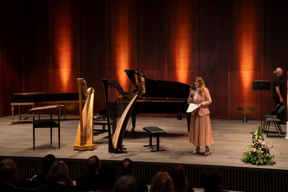 Landesmusikschuldirektorin Alexandra Pedrotti freut sich, dass der Bundeswettbewerb nach zehn Jahren wieder in Südtirol ausgetragen wird. (Foto: LPA/Daniel von Johnston)