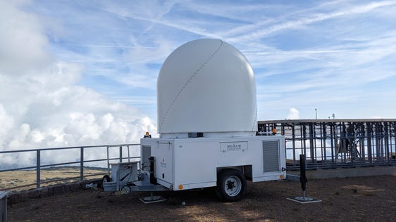 Radar per precipitazioni in banda X sul Corno del Renon. (Foto: USP/Ufficio meteorologia e prevenzione valanghe/Günther Geier)
