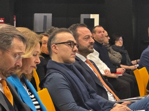 Il vicepresidente Marco Galateo (nella foto il quarto da sinistra): In provincia di Bolzano la nostra realtà trilingue ci pone di fronte a sfide uniche. (Foto: USP/Luca Vaccarino)