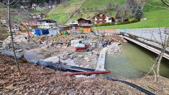 Nel progetto di ristrutturazione e ampliamento della stazione idrometrica del Rio Funes a Pizzago-San Pietro di Funes sono stati investiti 200.000 euro, comprensivi del laboratorio idraulico e della progettazione esecutiva, finanziati attraverso le misure di riqualificazione ambientale della centrale idroelettrica di Barbiano. (Foto: USP/Ufficio provinciale Idrologia e dighe dell’Agenzia per la Protezione civile)