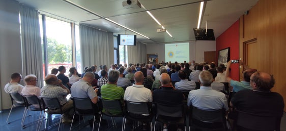 "Umgang mit Hochwasserrisiko in Südtirol": Darüber informierten sich gestern Bürgermeister in der Landesagentur für Bevölkerungsschutz. (Foto: LPA/Agentur für Bevölkerungsschutz/Andreas Simmerle)