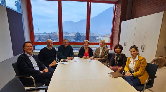 Rafforzare l'apprendistato nel contesto del tessuto sociale altoatesino. Nella foto (da sinistra), il Sovrintendente scolastico Vincenzo Gullotta, Franco Ramaroli, Giuseppe Delpero, Stella Falcomatà, Elena Barbierato, Patrizia Gamper e Lorena Palanga. (Foto: CNA)