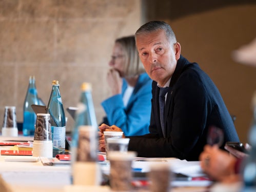 Für das Monitoring und die Aktualisierung der Klimapläne der Gemeinden sieht das Land Förderungen von bis zu 80 Prozent vor“, informierte Landesrat Peter Brunner die Bürgermeisterinnen und Bürgermeister des Burggrafenamts. (Foto: LPA/Fabio Brucculieri) 