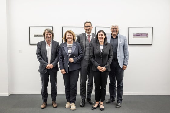 Gesundheitslandesrat Hubert Messner, Soziallandesrätin Rosmarie Pamer, Landeshauptmann Arno Kompatscher, die neue Präsidentin des Dachverbands für Soziales und Gesundheit Roberta Rigamonti und ihr Stellvertreter Richard Stampfl. (Foto: LPA/Lucia Rose Buffa)