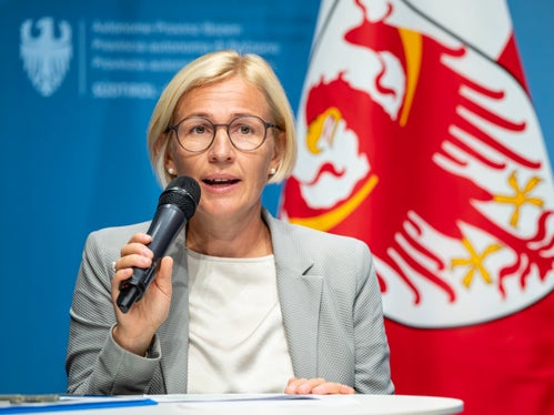 Das Amt für Kinder- und Jugendschutz und Soziale Inklusion habe in den vergangenen Monaten intensiv an der Analyse der Rückmeldungen, dem Einbezug aller beteiligten Dienste und Institutionen und der Zuordnung der Familien und der Gemeinden gearbeitet, berichtete Direktorin Astrid Wiest. (Foto: LPA/Fabio Brucculeri)