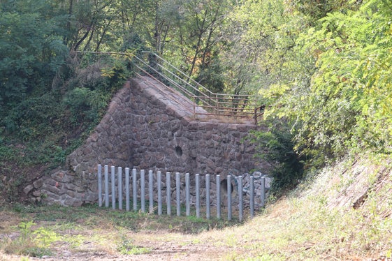 Die Wildbachverbauung hat das bereits bestehende Bauwerk unterhalb der Promenade mit einem Filterkamm adaptiert. (Foto: LPA/Maja Clara)