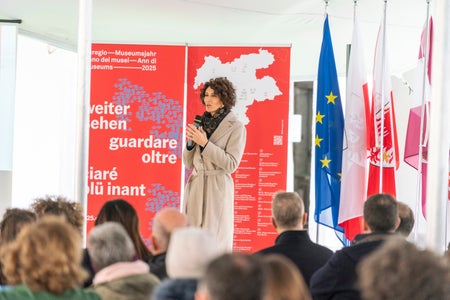 La vicepresidente della Provincia di Trento, Francesca Gerosa: “Sia le persone che le istituzioni lavorano in modo più creativo e produttivo quando lo fanno insieme: l'anno dei musei dell'Euregio ne è un'espressione concreta”. (Foto:USP/Daniel von Johnston)