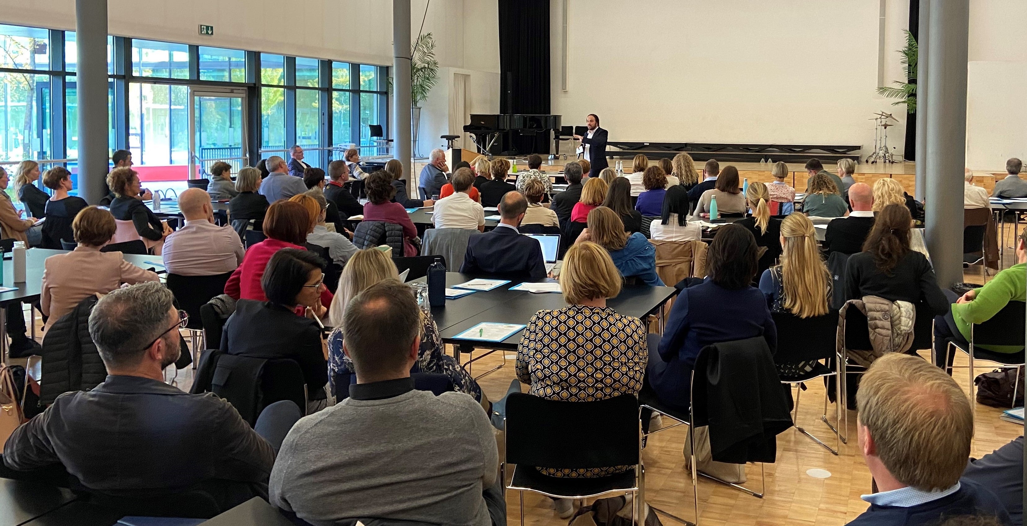 Landesrat Philipp Achammer betonte bei der Herbsttagung in Brixen, es sei gemeinsam gelungen, an den Schulen ein Bewusstsein für einen sprachsensiblen Unterricht zu schaffen. (Foto: LPA/Martina Winkler)
