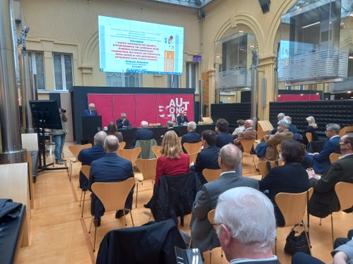 Verwaltungsrichter aus Italien, Deutschland und Frankreich treffen sich heute (21. Oktober) in Bozen, um über das Ersatzrecht gegenüber der Öffentlichen Verwaltung zu diskutieren. (Foto: LPA)