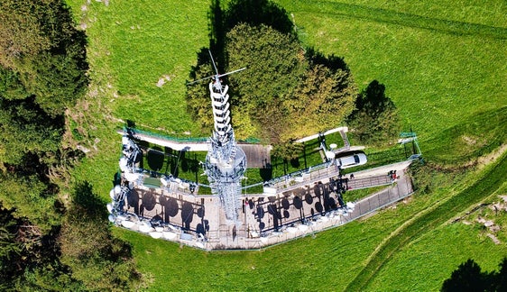 I rappresentanti della RAS hanno visitato l'impianto di trasmissione Muta, sopra Merano, insieme alle organizzazioni partner Bayerische Medien Technik (BMT) e Bayern Digital Radio (BDR). (Foto: RAS)