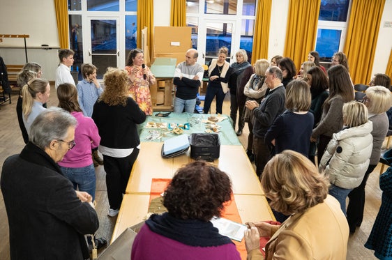 Duc i presënc à pudù ti cialé y tuché l material archeologich (Foto: USP)