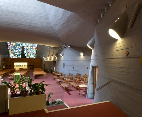 La chiesa di San Pio X è frutto del progetto dell’architetto Armando Ronca (Foto: Alexa Rainer)