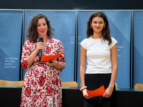 L'evento è stato moderato in maniera esemplare dalle tirocinanti Marta Cattani (nella foto a sinistra) e Sofia Ragno. (Foto: USP/Fabio Brucculeri)
