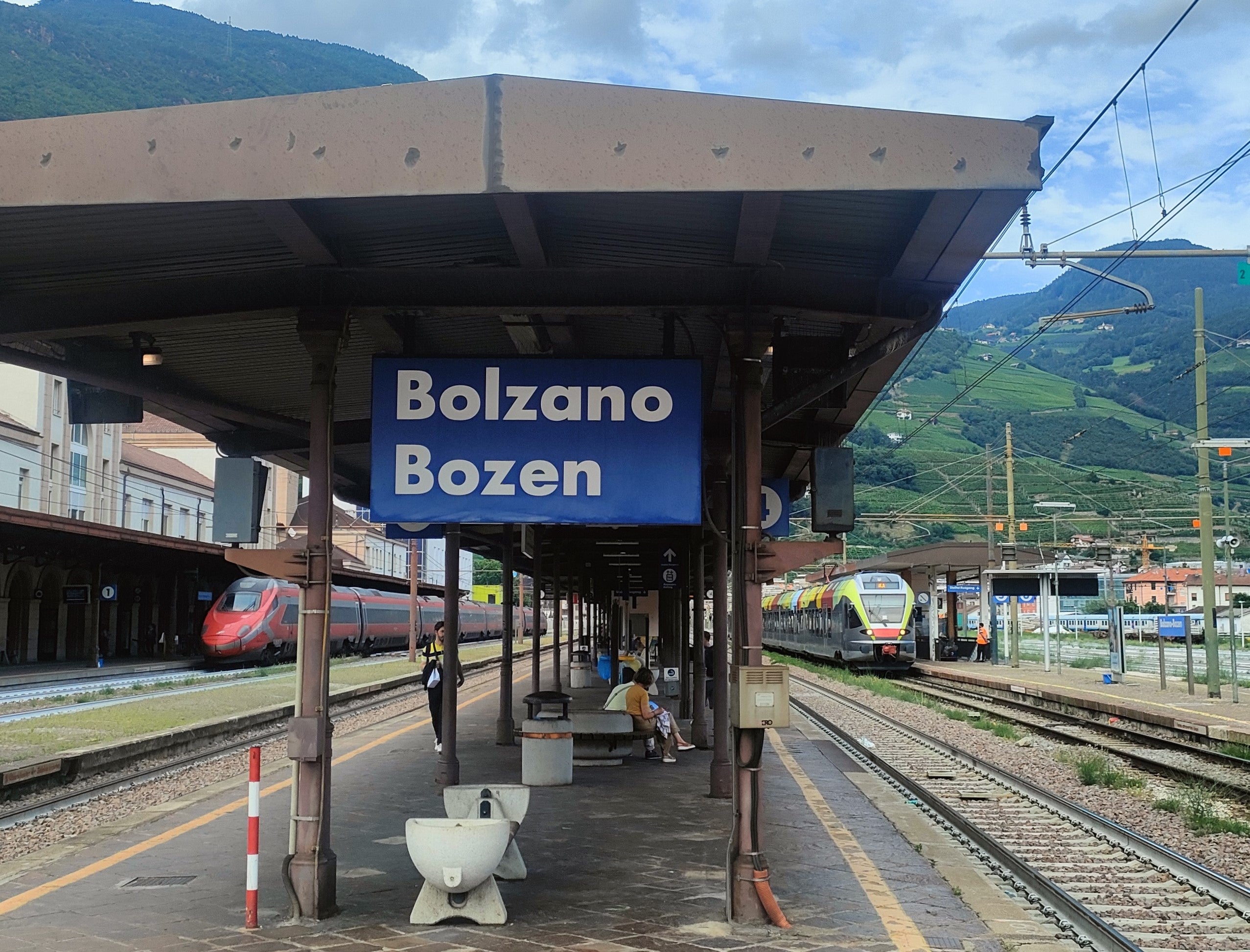 Der Kooperations- und Zuschussvertrag zwischen dem&nbsp;Verkehrsverbund Tirol (VVT)&nbsp;und dem&nbsp;Land Südtirol&nbsp;wird verlängert und damit die grenzüberschreitende&nbsp;Bahnverbindung&nbsp;Innsbruck-Bozen und jene für Bruneck-Lienz. (Foto: LPA/Alessandro Veronesi)