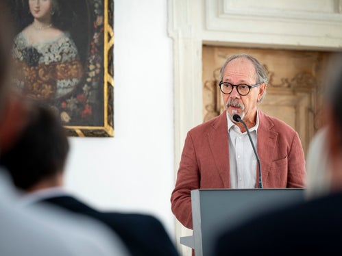 Giorgio Mezzalira von der Stiftung zeichnete ein knappes Lebensbild von Alexander Langer. (Foto: LPA/Fabio Brucculeri)
