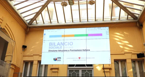 Oggi nel cortile interno di Palazzo Widmann è stato presentato il Bilancio sociale della Direzione Istruzione e Formazione italiana, il documento che racconta il mondo dell’istruzione e formazione offrendo informazioni trasparenti sulla gestione delle strutture e delle risorse. (Foto: ASP/Crocco)